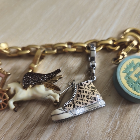 Juicy Couture Vintage Charm Bracelet 5 charms included - Picture 2 of 8